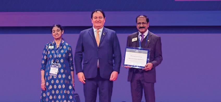 Fabrício Oliveira, Chairperson of the Lions Clubs International Foundation (LCIF), honors Million Dollar Donor V.P. Nandakumar and his spouse Sushama Nandakumar at the Lions International Convention held in Hong Kong.